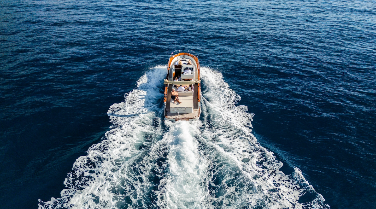 Costiera al tramonto — colori del cielo